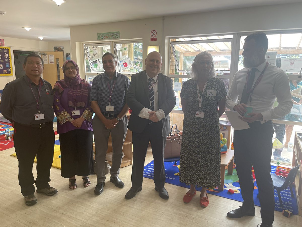 Family Hubs launched in Feltham at Alf King Children’s Centre to provide families support with children aged 0-25 gradually with SEND to get range of advice and support. Click link below for more info @SeemaMalhotra1 @Mrsfarahkamran2 @HanworthLabour gov.uk/government/pub…