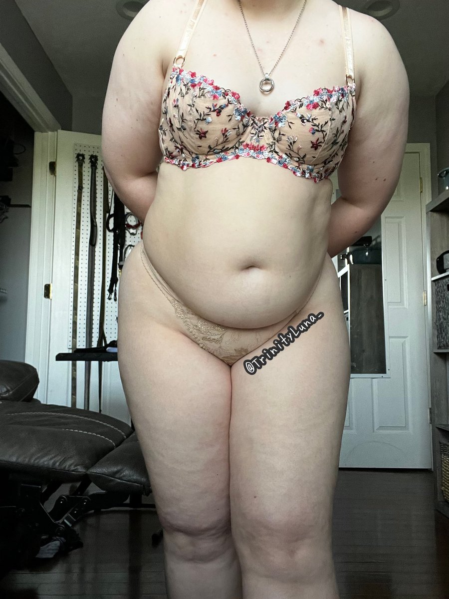 TrinityLuna_'s tweet photo. #nsfw #nsfw_twt #nsfwtwt #nsfwacc #nsfwaccount #nsfwtw #booty #butt
#Chubby_girl #Acup #BigAss #small_breasts #Chubby
This is one of my favorite sets. I hope you like what you see 💕 https://t.co/FSWjZhZejt