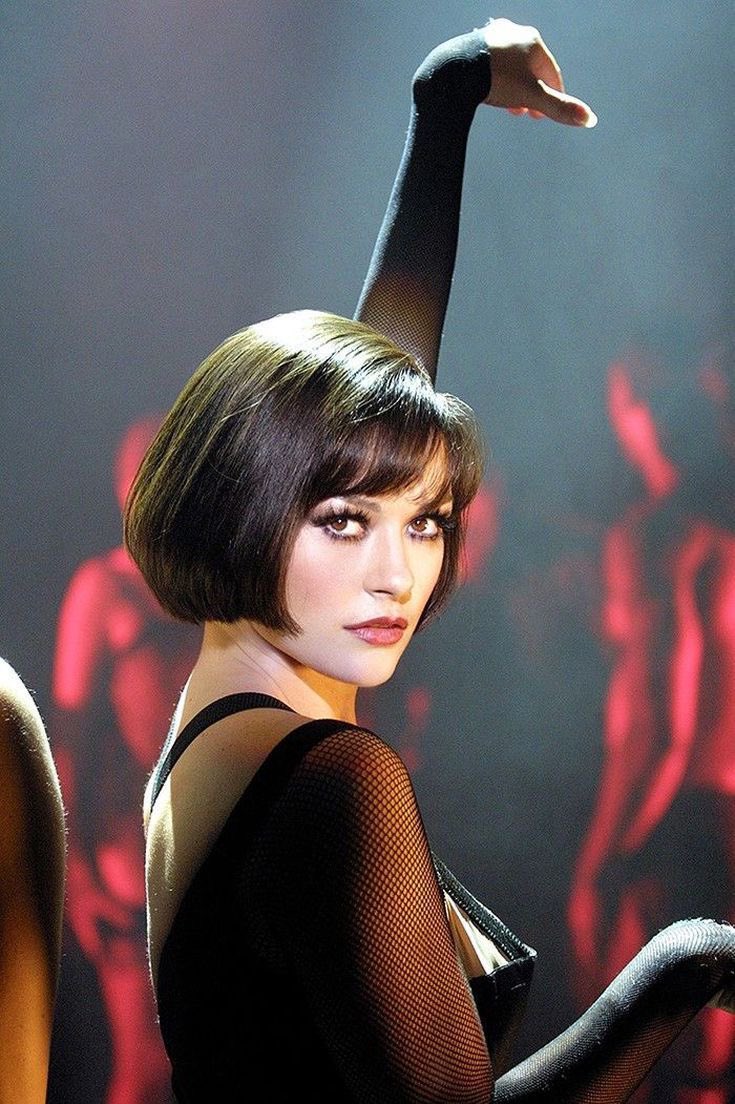 Quinnzeta_'s tweet photo. Catherine zeta jones as Velma Kelly #chicago2002 🙌🏻👯‍♀️ https://t.co/jJ3rzEB8tc