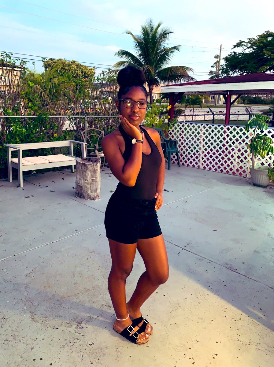 bahamian women thread😇
drop y’all pictures
