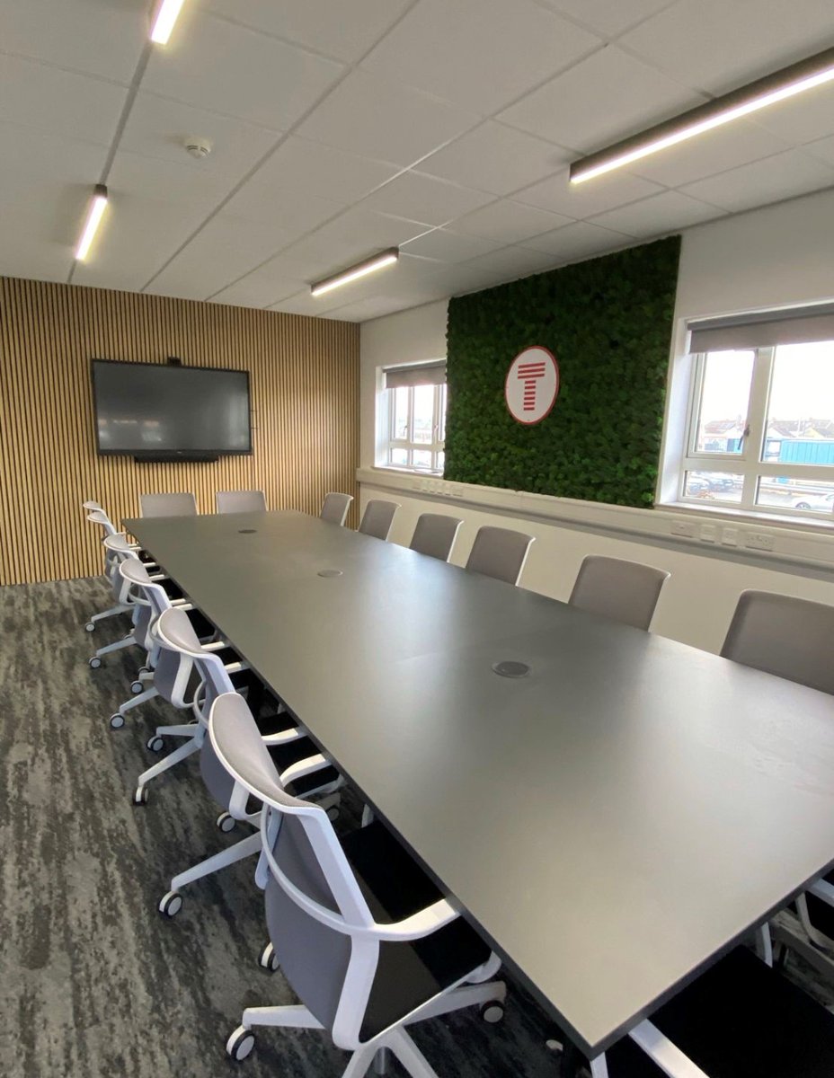 CBOFgroup's tweet image. A beautiful boardroom refurbishment completed by our team recently for Transport For Wales with a moss green wall and wooden acoustic slats.

#bossdesign #senator #transportforwales #cbofgroup #workplacedesign #interiordesign #officedesign