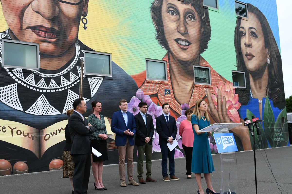 CTDems's tweet image. Today, CT Democrats, including @LGSusanB, @AGWilliamTong, Reproductive Rights Caucus co-chairs @JillianG_CT and @Matt_Blumenthal, @CTComptroller Scanlon, and more reaffirmed our comprehensive defense of abortion rights in CT

While other states attack your rights, we defend them