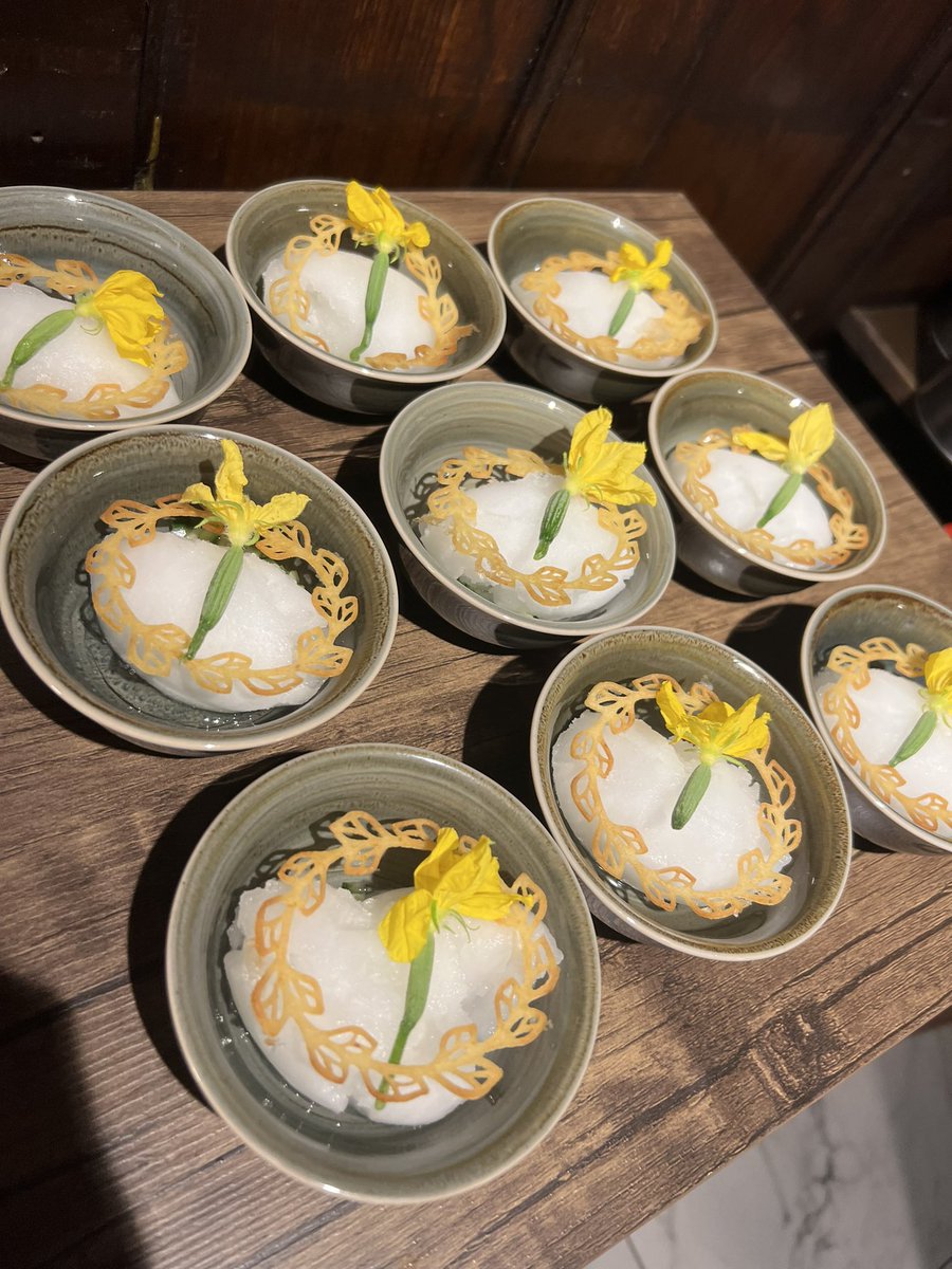 Robbie_lorraine's tweet photo. Gin &amp; Tonic sorbet….

Who’s in? https://t.co/fpLf5EKkip