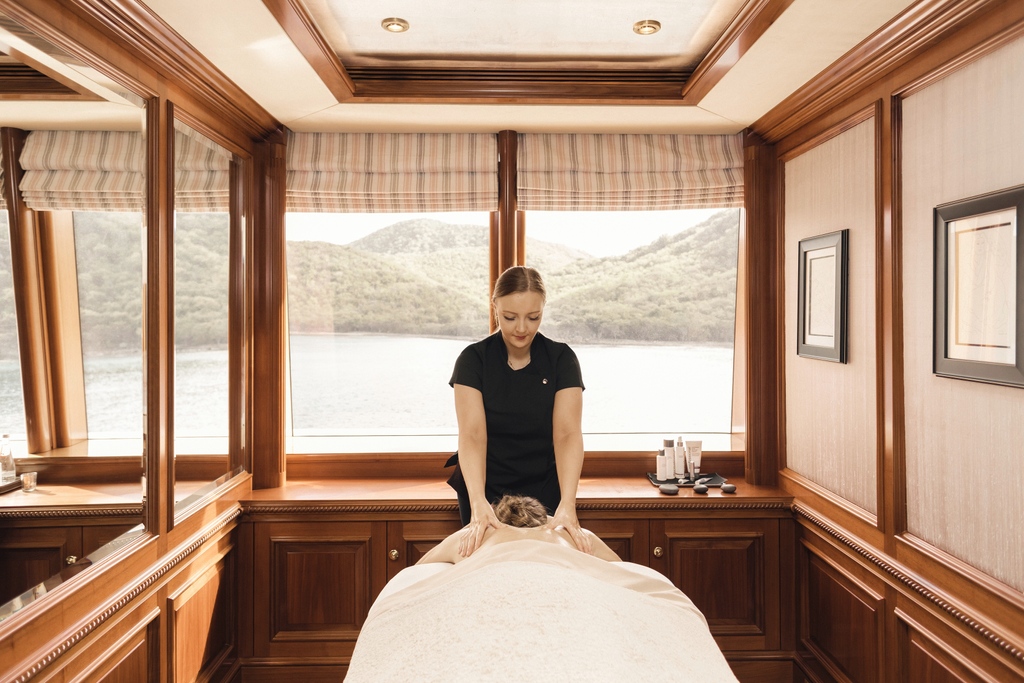 BurgessYachts's tweet photo. Renowned for delivering exceptional experiences time and time again, look no further than TITANIA this summer.

Offering a 20% discount for last minute charters this July in the Naples/Amalfi area, visit our website to learn more.

https://t.co/tZmbHGj9cS https://t.co/T1lIflN0OD