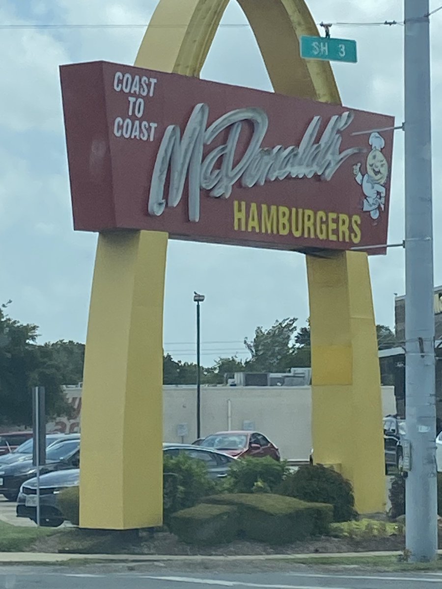 How old is this sign <a href="/McDonalds/">McDonald's</a> ? #McDonalds #burgers