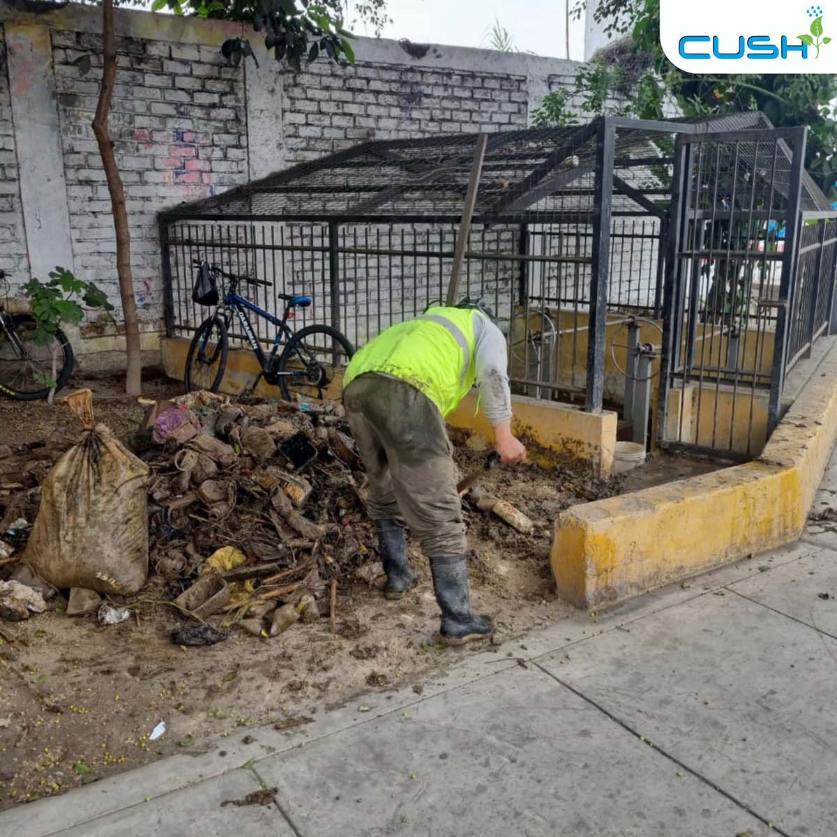 SurcoRegantes's tweet photo. Con el apoyo del usuario Municipalidad de Surco, venimos realizando la limpieza y mantenimiento del captador de sólidos ubicado en la Av. El Sol con Ariosto Matellini, Chorrillos.
#lima #peru #rio #riego #canales #agricultura #surco #Huatica #jardines #agua #MedioAmbiente https://t.co/KF1tgG8ya3