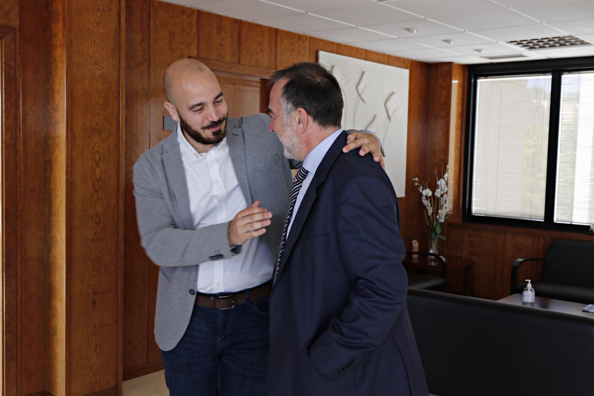 🚆El president de Ferrocarrils de la Generalitat de Catalunya ha visitat aquest matí Sant Andreu de la Barca i ha mantingut una reunió amb l'alcalde, Marc Giribet

📲bit.ly/3CJQ3PY