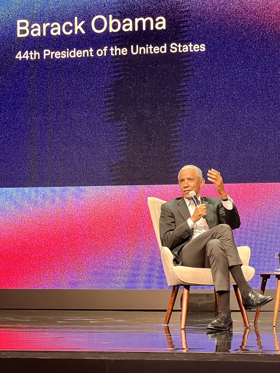 Powerful words from President Barack Obama on democracy,  leadership & AI during his discussion with @SNForg ‘s Andreas Dracopolous, as we #RefocusOnMentalHealth in Athens