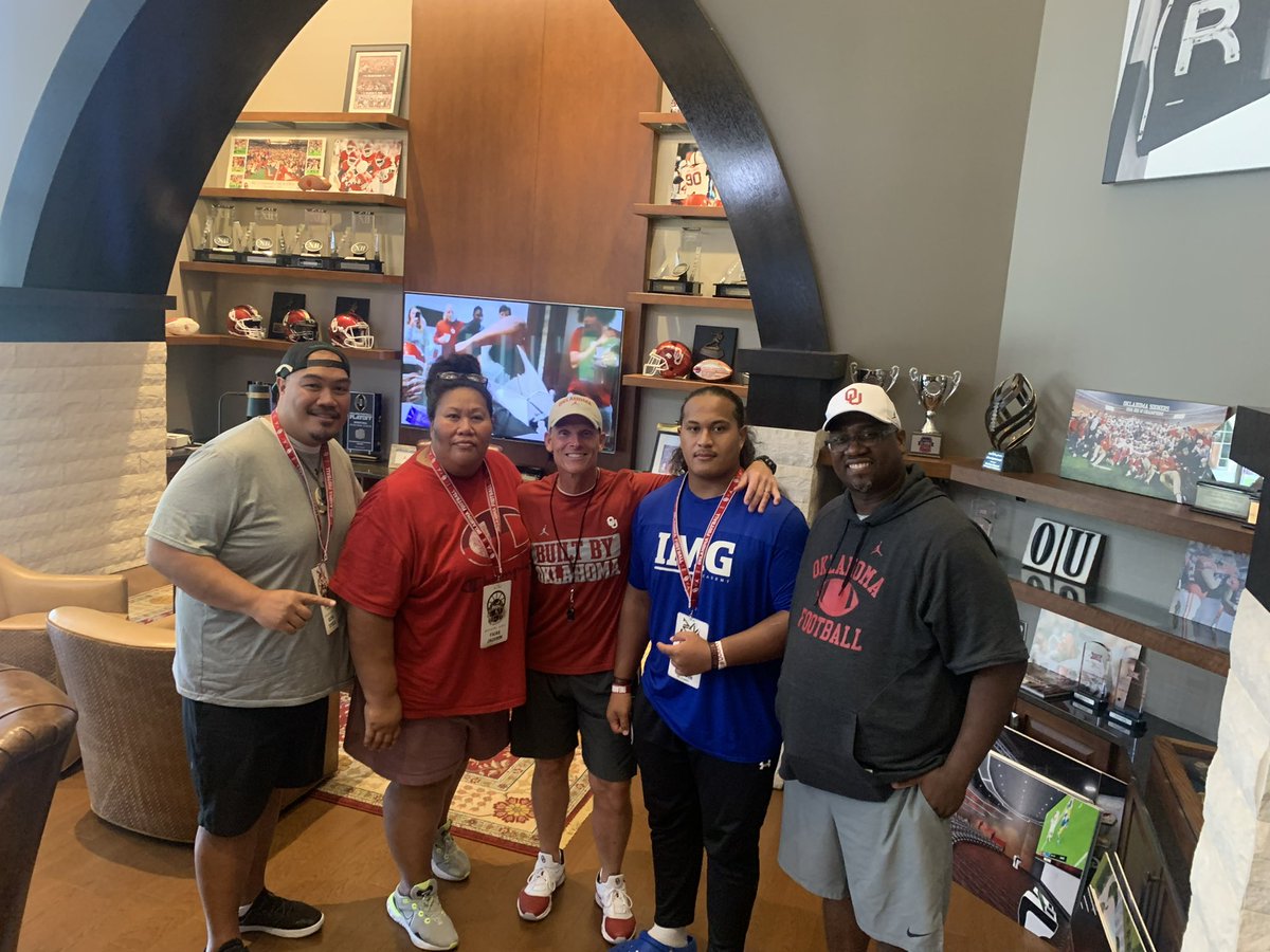 WOW just WOW…Thank you S🅾️🅾️NER nation @OU_Football for having us and showing us what Oklahoma football and University is all about. From the rich history to where it’s heading it all means greatness and I’m so glad we came and saw for ourselves…Alofas 🤙🏽#CHAMPU #BOOMERSOONER