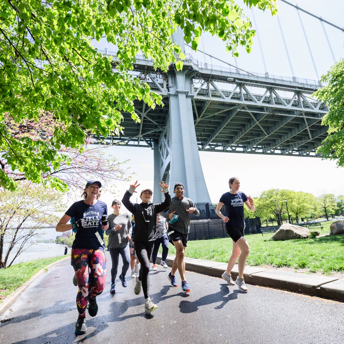 Join us for some FREE summer fun with #NYRROpenRun in Astoria Park! On Saturdays at 9:00 a.m., you can run or walk alongside friends, family, and neighbors in an inviting atmosphere. 🥳☀️ Sign up today, all are welcome🤗: bit.ly/3NkANOo