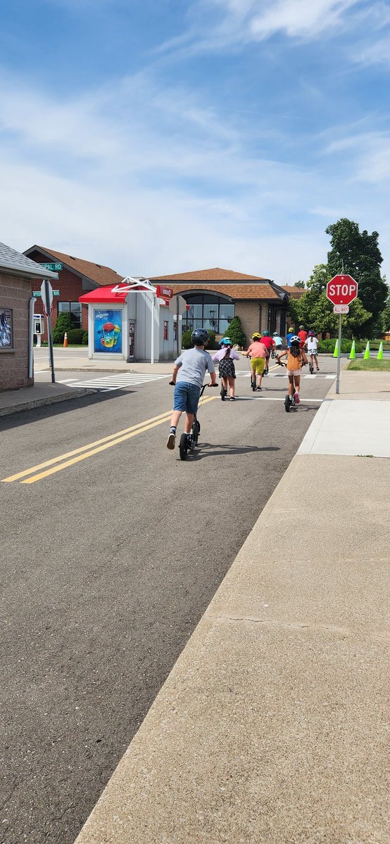 Thank you Const. Toni for welcoming <a href="/StClareDP/">StClare</a> grade 3s to @PRPVillage for valuable safety lessons. Fun learning was experienced by all! #SafetyFirst #SummerFun