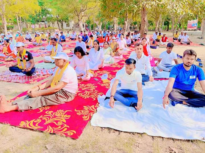 NirmalKantPand1's tweet photo. ॥योग: कर्मसु कौशलम ||
 ~कर्म में कुशलता ही योग है॥
नौवें अंतर्राष्ट्रीय योग दिवस की हार्दिक शुभकामनाएँ....@NirmalKantPandey

@NYKprayagraj1 @nyks_up @Nyksindia @nyk_new @StateNyksDelhi @SabhyaJaiswal2 https://t.co/hEWmczdwne