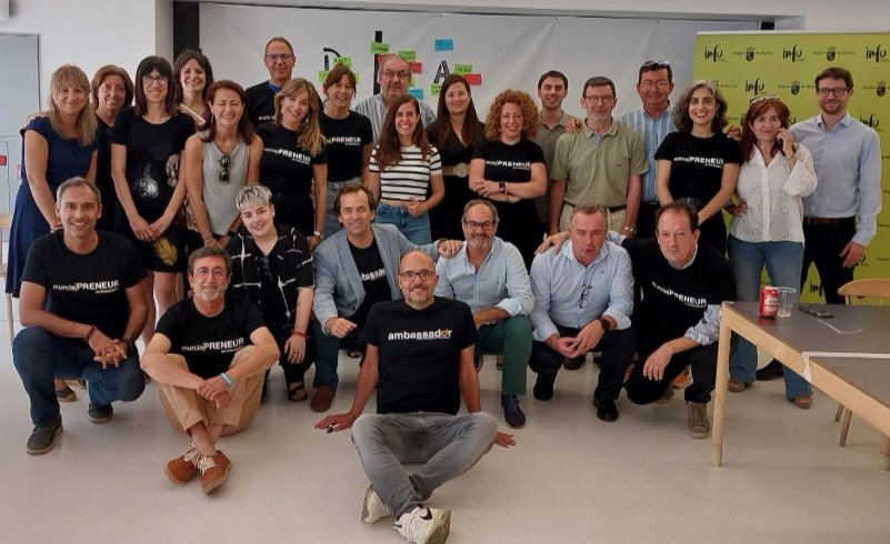 Jornada final del programa <a href="/osmoticco/">OSMOTIC</a> #Dojo #Murciapreneurs del <a href="/infoRMurcia/">Instituto de Fomento</a> en el que los organismos de la estrategia #CiEMP han trabajado para mejorar la coordinación del ecosistema de #emprendimiento.