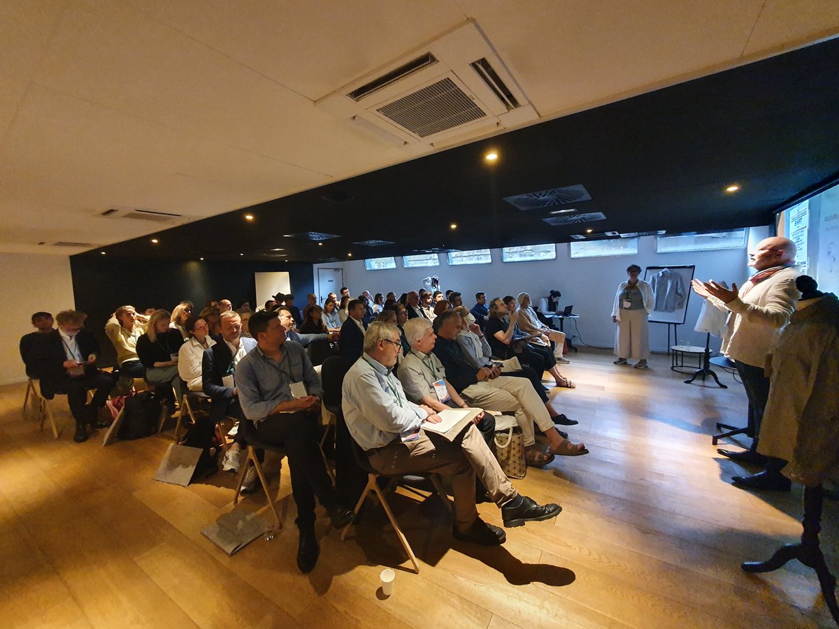 InterChanvre tweet media