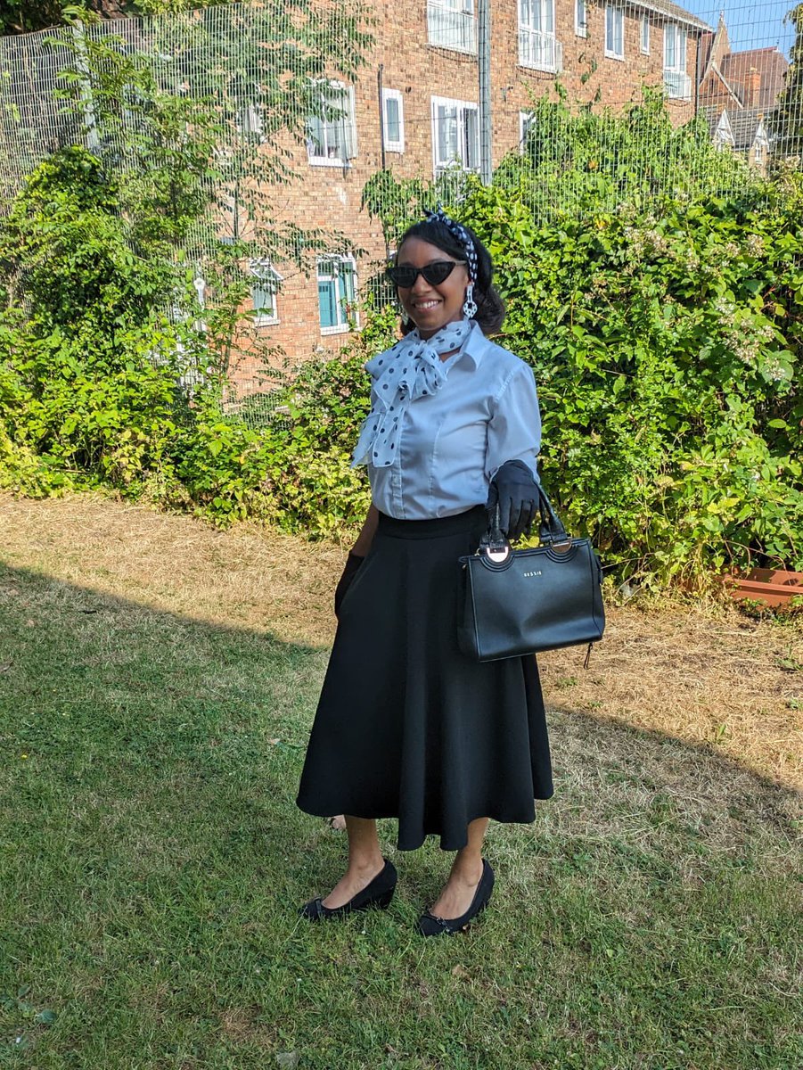 Holy_TrinityCE's tweet image. The staff also brought 1940’s fashion to Upper Tulse Hill today! 👗👞🎩 #Windrush75 #WindrushDay2023