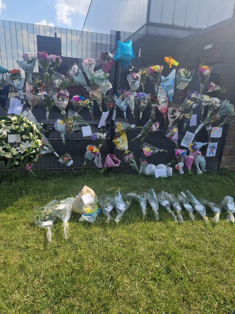 Earlier today, Councillors from @TelfordWrekin and @GreatDawley joined Council Leader @CllrShaunDavies to pay their respects to Joshua Lloyd. Our thoughts are with the family, friends, and The Telford Langley School during these tragic times. justgiving.com/crowdfunding/f…