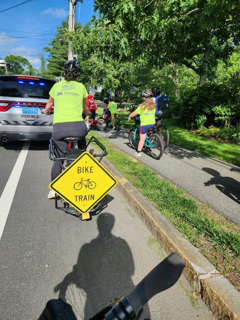 smmurtagh's tweet photo. Here’s the @LexingtonPolice in action as we all bike up Mass Ave towards the school. https://t.co/svGMMnxuw3