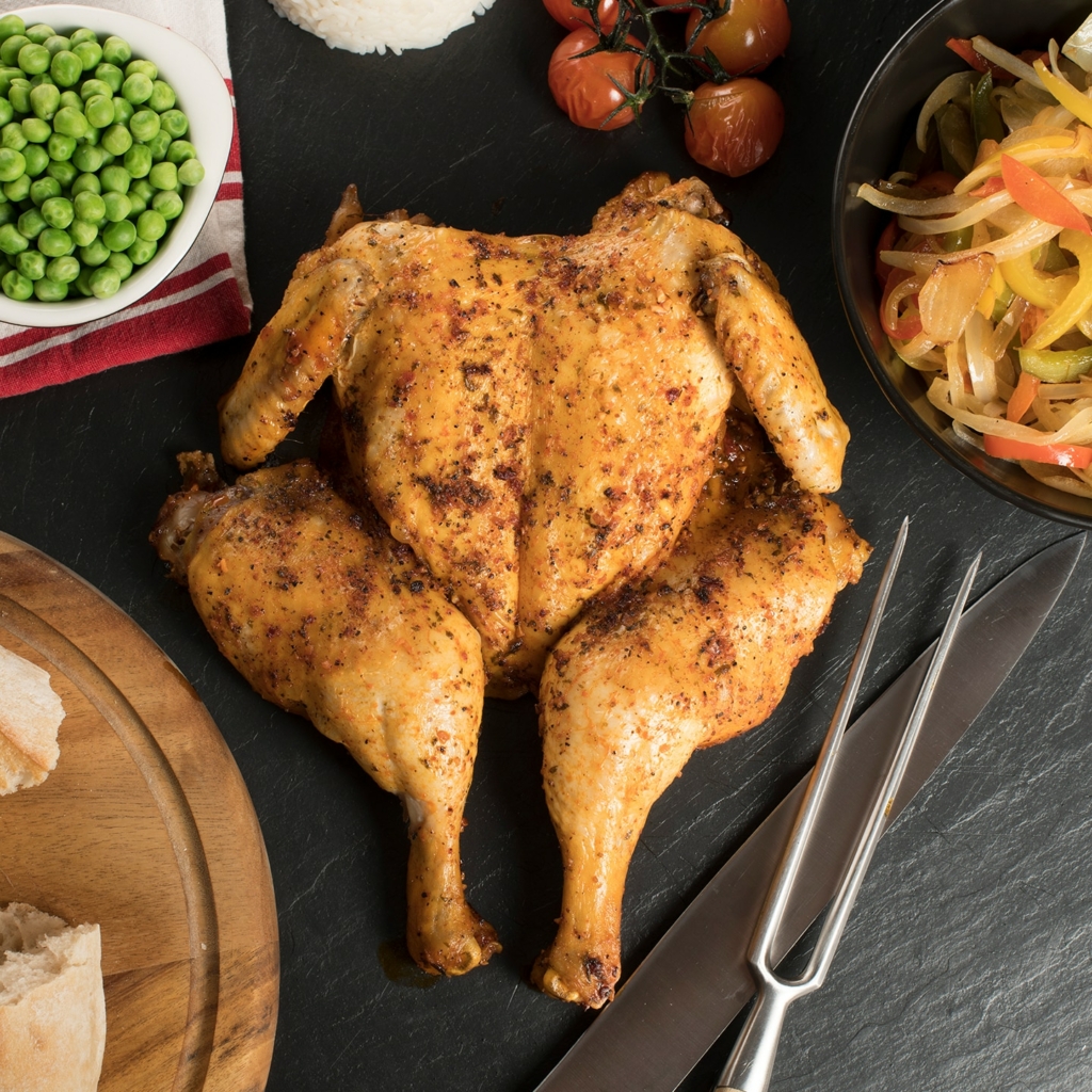 Our delicious spatchcock chickens are ideal for a quick and easy summer dinner! ☀️ Ready to go in our oven-ready roasting bags. Just pop in the oven for 45 minutes. Choose from Piri Piri or Jamaican Jerk flavour 🌶️🍯 Shop the full chicken range ➡️ bit.ly/3qMb4ag