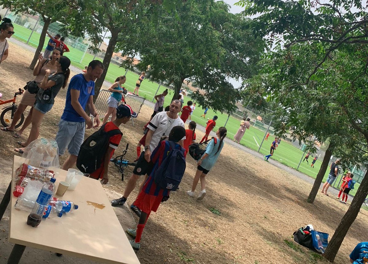 AsFabregues's tweet photo. / ASF Club. Pole Initiation 🟥🟨

⭐️U6-U7-U8-U9 ⭐️

📷 Hier après-midi avait lieu le dernier entrainement du pole initiation! C'est dans la bonne humeur que les enfants ont finit cette journée par un tournoi et un gouter offert par le club! 🏟️

🙏 Un grand merci à tous 🙏 https://t.co/yKHAto0Ze7
