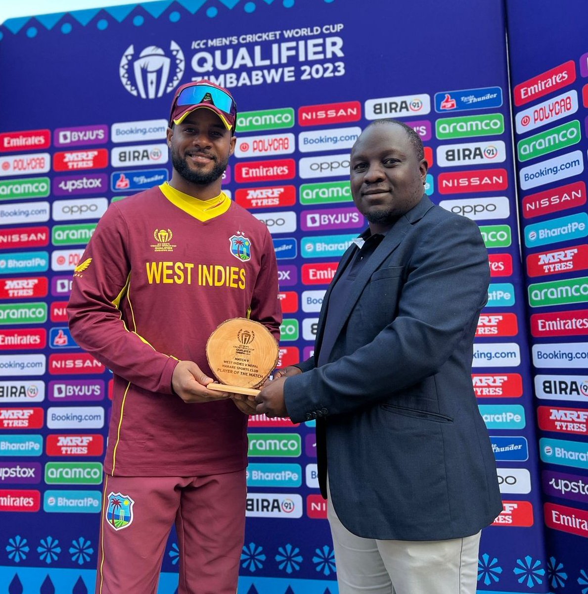 What a player @shaidhope!👏🏿 The skipper takes the Player of the Match award!🏆

#CWC23Qualifier #MenInMaroon