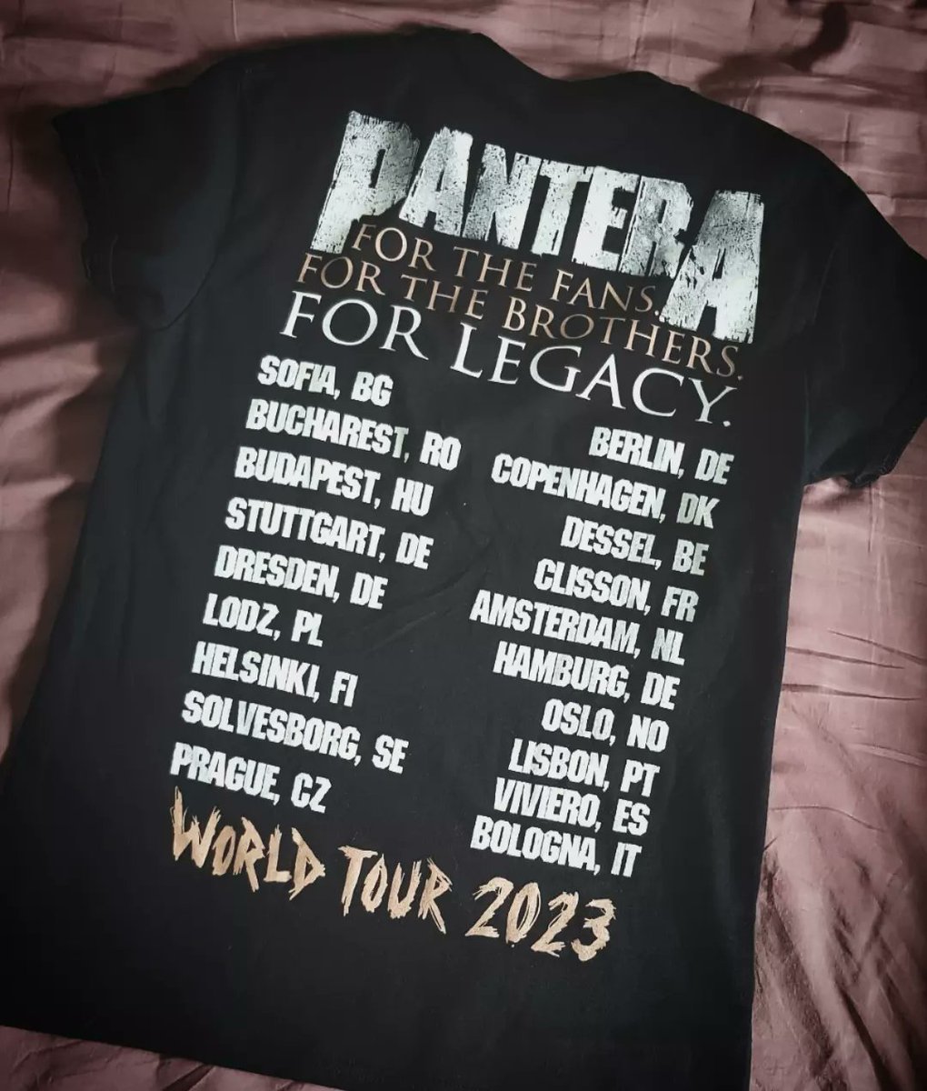 PanterA tour shirt!

#Pantera #PhilAnselmo #DimebagDarrell #RexBrown #VinniePaul #ZackWylde #CharlieBenante #CowboysFromHell #legends #music #metal