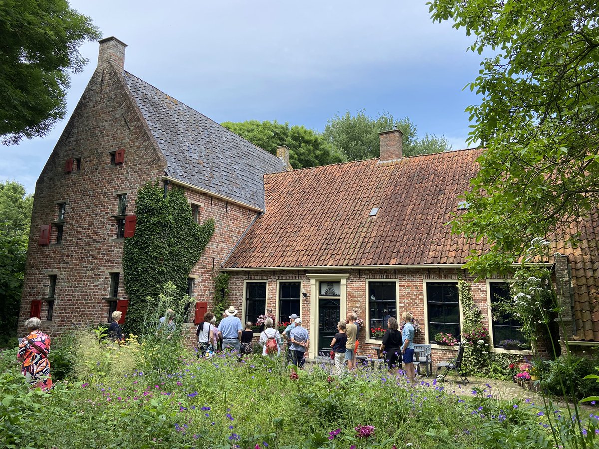 Weer een mooie dag met 2 geslaagde rondleidingen. Meerdere toekomstige rondleidingen zijn al volgeboekt, maar er zijn ook nog dagen met voldoende beschikbaarheid. 

Kijk op helmantel.nl/rondleidingen voor meer info, data en aanmelding.