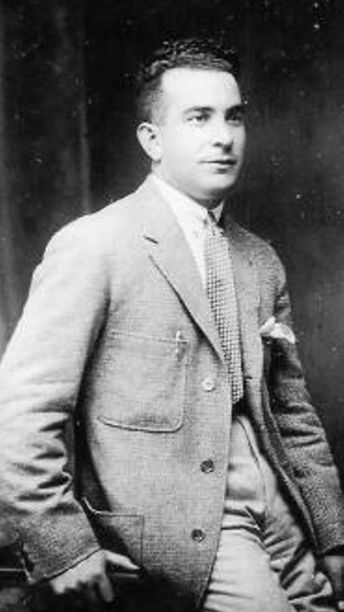 Javiviz's tweet image. Solo por poner un ejemplo. Fortunato Aguirre, alcalde de Lizarra, miembro del PNV, fusilado por los franquistas. Hoy EH BIldu le ha llamado fascista.