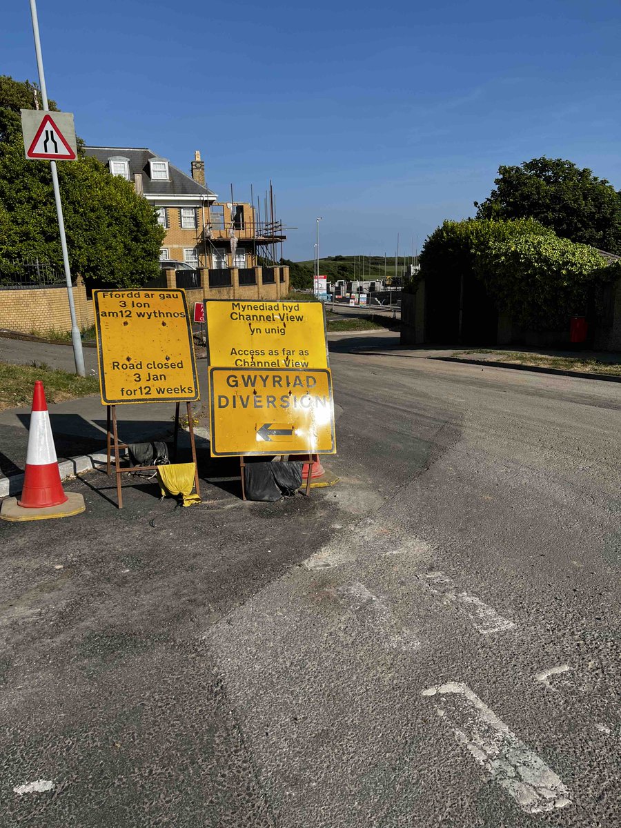 edwardgale's tweet photo. @SwanseaCouncil When is the road at Higher lane going to reopen.  Should have been months ago.  Absolute PITA for anyone living on the diversion route. https://t.co/X6YzIbat3k