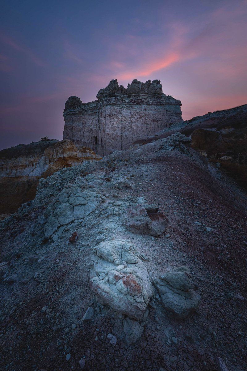 outsidebadly's tweet photo. The shot I feared would not turn out. Fires in the western states have been blanketing western South Dakota with some think smoke haze. 

Prints available here:
https://t.co/XwDuWM34Wo 

#photography #landscape #southdakota #sunrise #CanonFavPic #canonfanphoto #prints https://t.co/ieF5GPUd0d