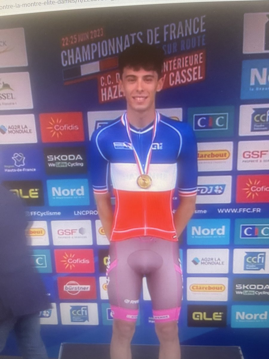 LoicDrouard's tweet photo. Un moment incroyable pour Mathias Ribeiro Da Cruz  Champion de France amateur du contre-la-montre avec la Team Mayenne V&amp;B Monbana félicitations à tous et à Laval Cyclisme53  la Mayenne au top 👍🍾🚲 bravo https://t.co/o7wj9nKohZ