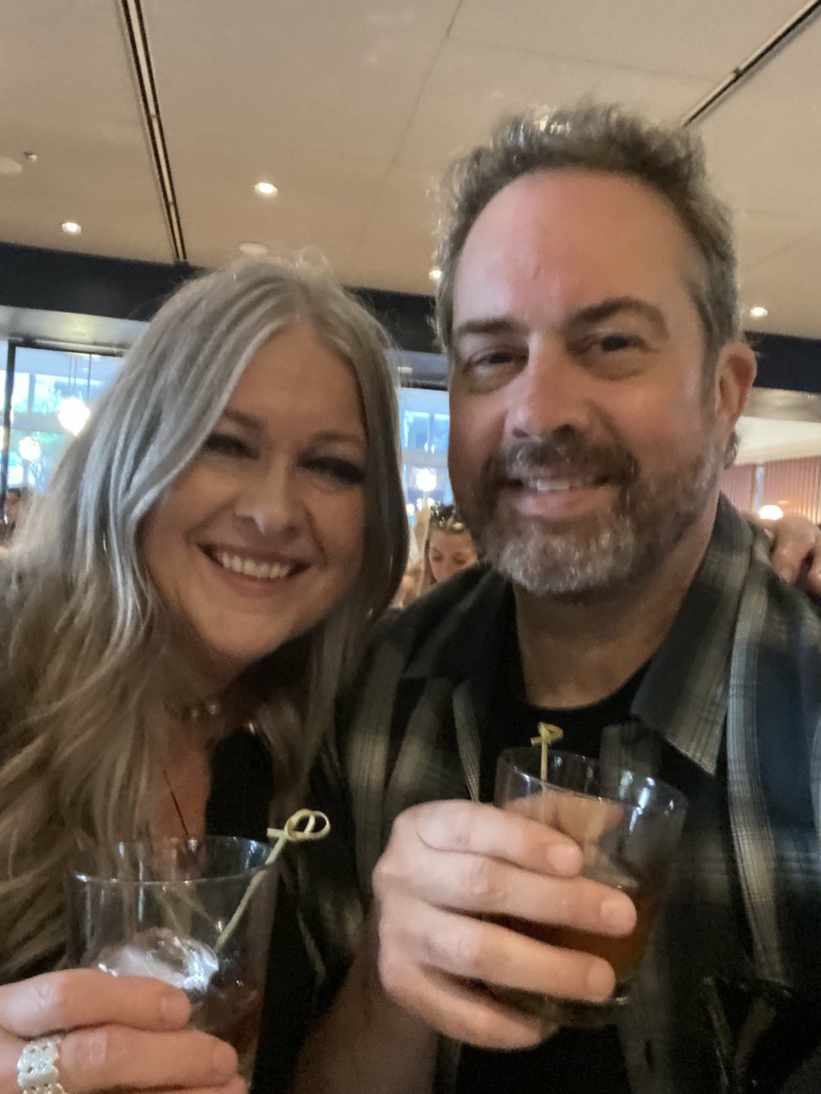 Really enjoyed #westsidestory at ⁦<a href="/LyricOpera/">Lyric Opera of Chicago</a>⁩ and a fab #manhattan with ⁦<a href="/JimmyMacRadio/">JimmyMacRadio</a>⁩ pre-show. #ifeelpretty #keepcoolycoolboy