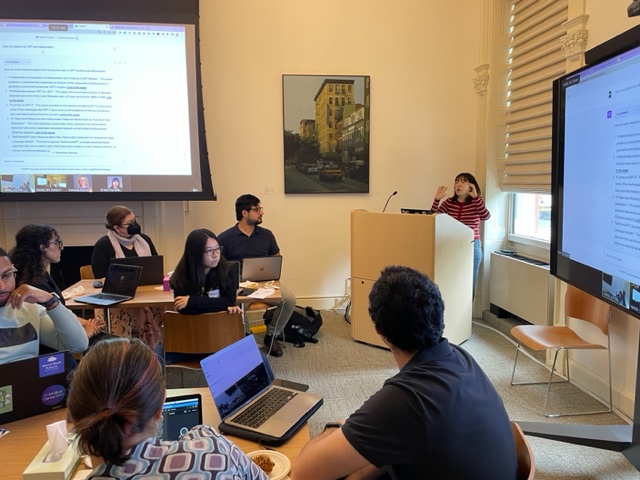 #SICSS_NYU_Silver day 3 | Our predoctoral fellow, Nari Yoo (@narixyoo) delivered a presentation titled Leveraging LLMs for Computational Social Science and its Applications. We also had a heated discussion🔥 about the use of large language models in social science research.