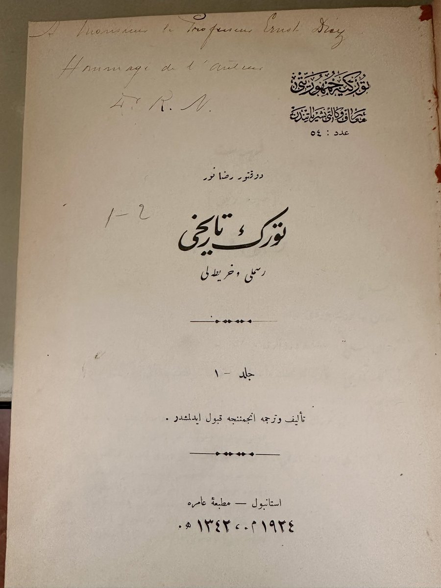 benfatihyucel's tweet photo. Doktor Rıza Nur’dan sanat tarihçisi Ernst Diez’e imzalanmış Türk Tarihi https://t.co/D5GndbkIKp