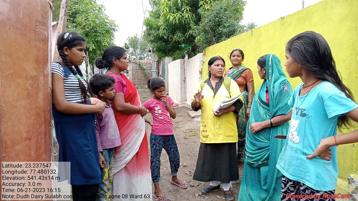 BavriyaKavita's tweet image. एंबेड फैमिली हेल्थ इंडिया परियोजना के द्वारा फील्ड के दौरान लारवा सर्वे, चौपाल रजिस्टर कार्य व स्थानीय नागरिकों को डेंगू मलेरिया बीमारियों के प्रति जागरूक व खतरों के बारे में जानकारी दी। @mp_iec #malariafreeindia #Embed2Ebdmalaria #Dengu @santoshbhargav2 @sksomya @FamilyhealthIn