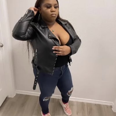 PoohPoops's tweet photo. Fine af wit a STANK ASS 🍑💩…… attitude 🤭#NewProfilePic https://t.co/1wF6YEkrrO