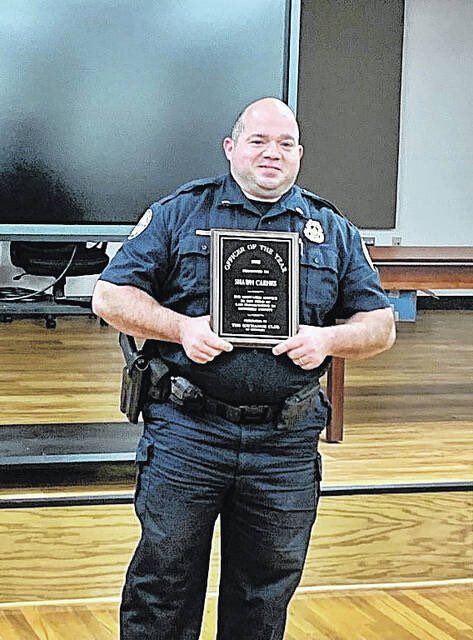 antifaoperative's tweet photo. Former South Carolina sheriff’s deputy, Shawn Carnes, has been arrested for secretly taking photos of a woman through a hole in the wall of the gym bathroom. https://t.co/8ZtNlSaN3s