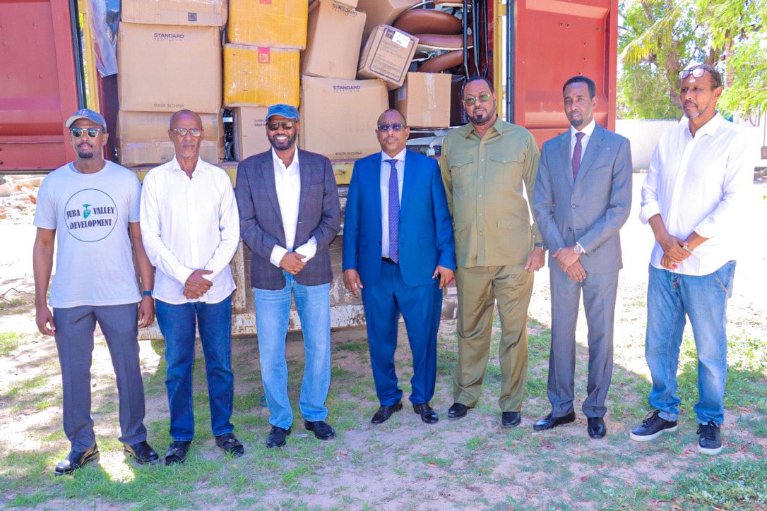 projectcure's tweet image. #ProjectCURE #Nashville shipped this #CargoContainer of lifesaving #medicalsupplies &amp;amp; equipment to Somalia! Going to serve the Kismayo General #Hospital with our partner Juba Valley Dev., these donations were received w/ great excitement: “This is huge for all of us!”