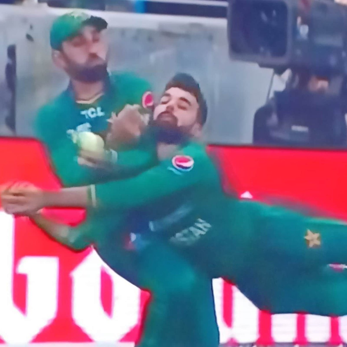 vinitsinghRJ's tweet photo. Gareebon ka Jadeja😭 https://t.co/sYBQZFyZ9v
