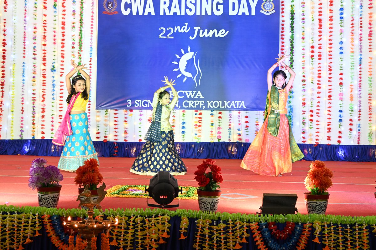 Rcwa3sig's tweet photo. RCWA 3 Signal Bn द्वारा CWA raising day  पूरे जोश - खरोश के साथ मनाया गया।इस शुभ अवसर पर बच्चों के लिए लाइब्रेरी का  उद्घाटन  किया गया और सायंकाल में बच्चों एवं महिलाओं ने रंगारंग कार्यक्रम प्रस्तुत कर इसे यादगार बना दिया।#CRPF @cwacrpf @crpfindia  #Kolkata https://t.co/HzQwR8P2lg