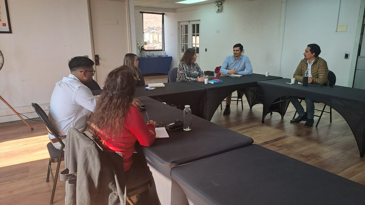 ProChile_Antofa's tweet photo. Reunión de coordinación para fortalecer el trabajo conjunto que se ha venido desarrollando entre AIA y ProChile. #Antofagasta https://t.co/IaDzTByNK2