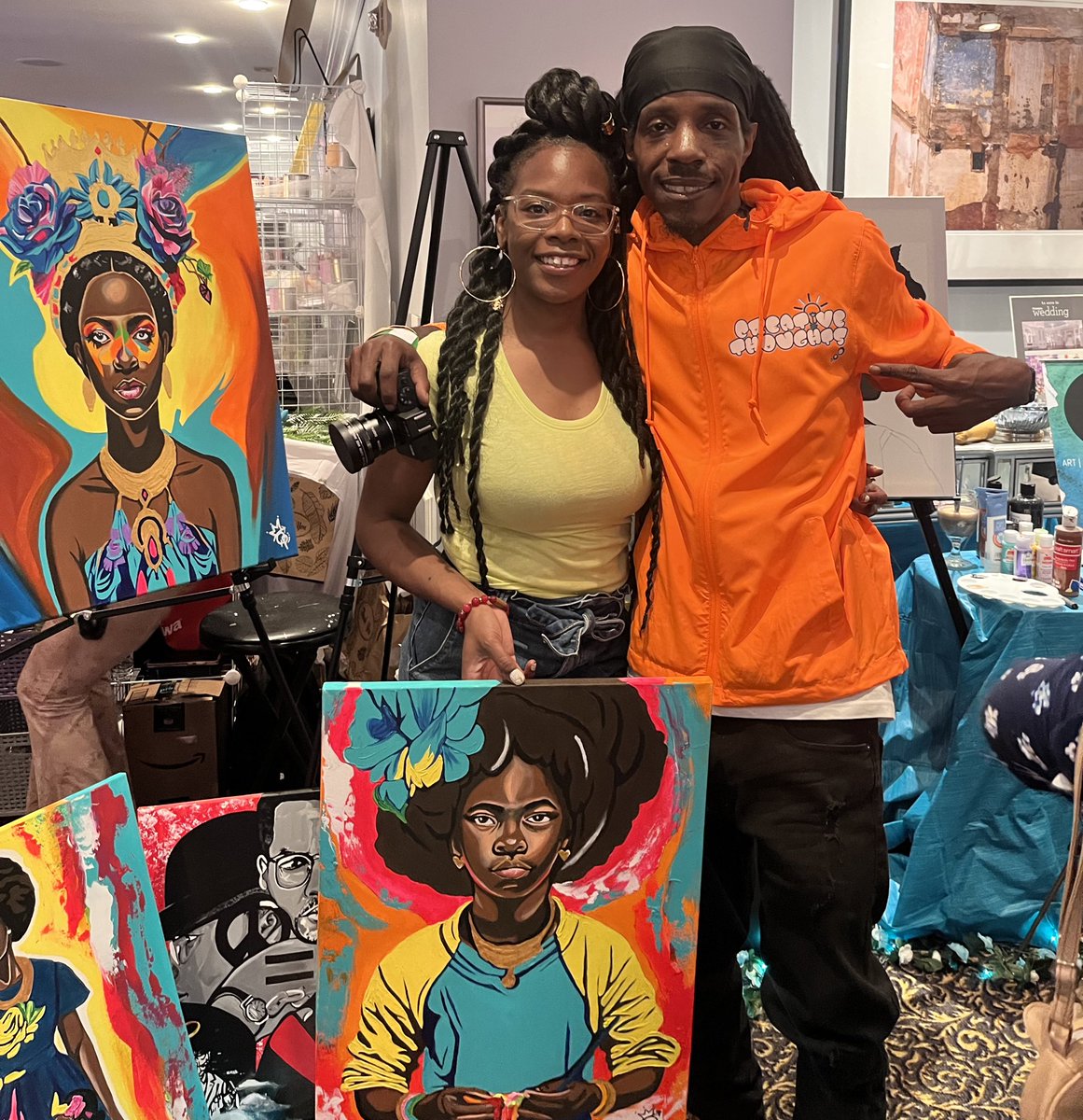 Skills_215's tweet photo. @Queen_Picasso @CTDPHILLY *I shot 📸 at this event with it on the entire time*. These are great wind breaker’s, durable, cool/thin, colorful &amp; affordable… Grab yourself one and let us know what you think! #CTLLC #ArtYouCanWear 

https://t.co/liIsbThmgz 💻 https://t.co/d9Qshhu13H