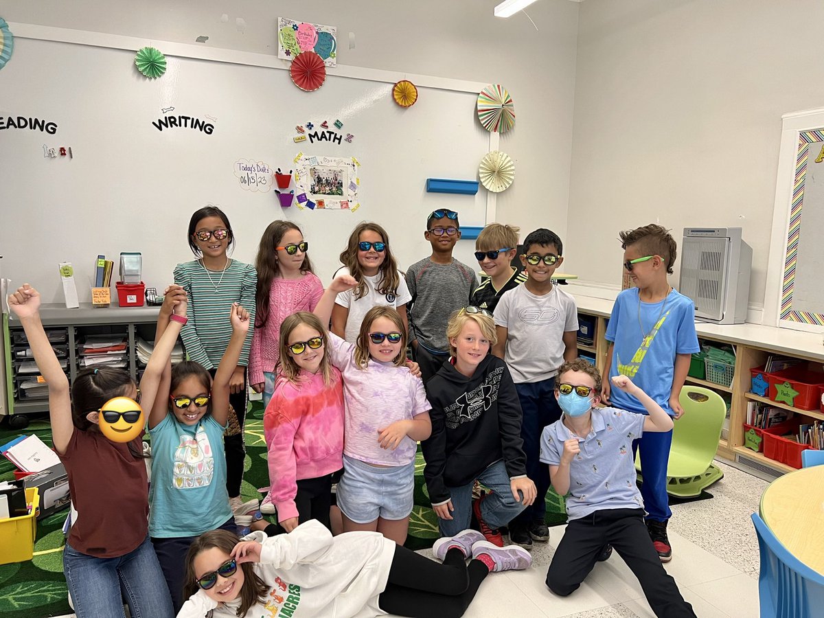 4deppertga's tweet photo. The future is super bright for this soon to be 4th grade crew! #3dforever #greenacrespride https://t.co/jkSEiOYEWG