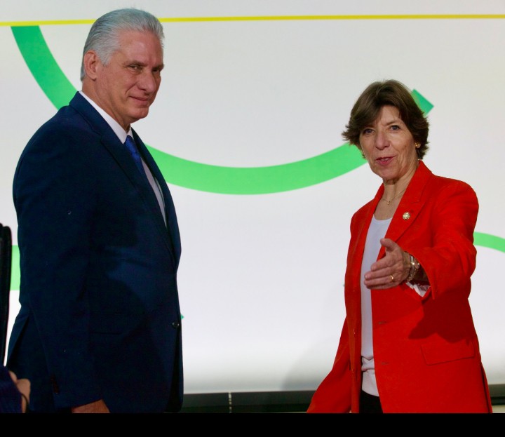 La Cumbre para un #NuevoPactoFinanciero Mundial a la que asiste <a href="/DiazCanelB/">Miguel Díaz-Canel Bermúdez</a>, en su condición de Presidente Pro Témpore del Grupo G-77 + China, es una oportunidad para dialogar sobre cómo enfrentar juntos los desafíos que imponen el cambio climático y la crisis multidimensional.