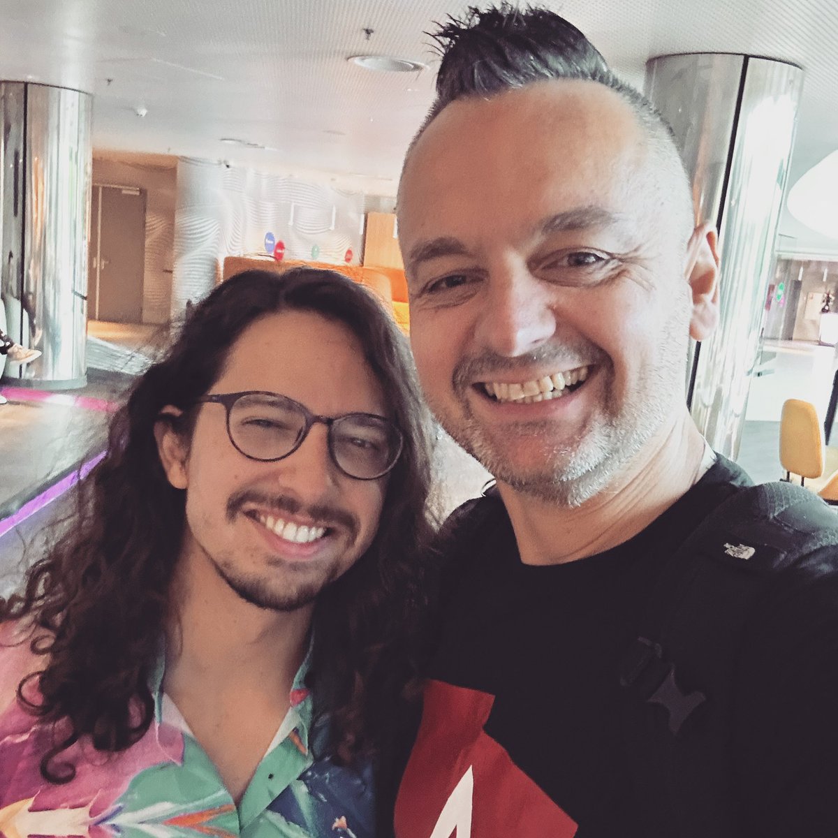 ngKalbarczyk's tweet image. Look who I bumped into! 🎸 None other than rockstar extraordinaire, @jdjuan0 🤩🔥 Still pinching myself - is this even real?! #googleioconnect #googleio2023