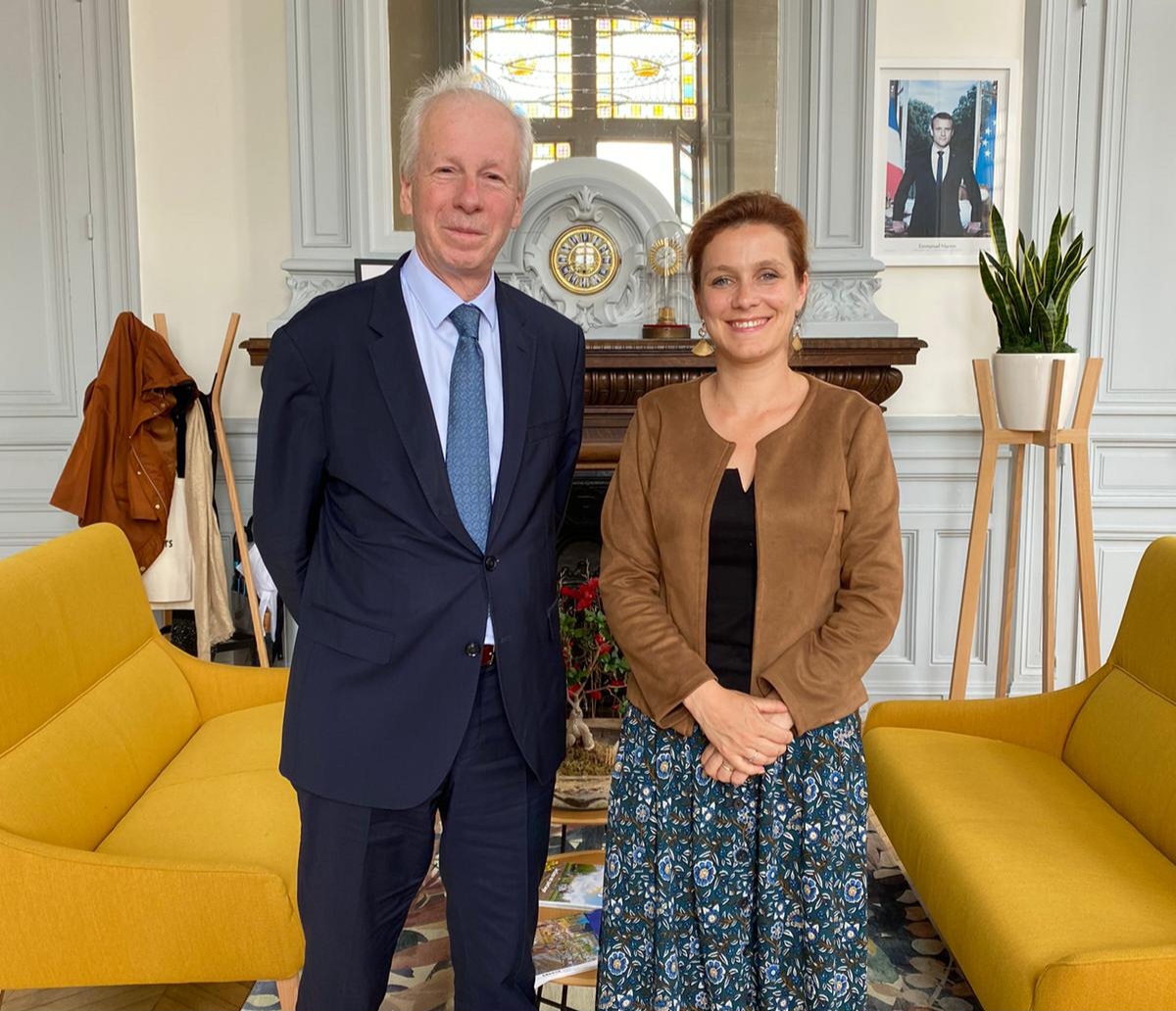 HonStephaneDion's tweet photo. Meeting with @L_Moncondhuy, Mayor of #Poitiers, to discuss potential cooperation between the city and Canada 🇨🇦 – which are strongly connected by a shared history and rich academic exchanges – to face the #EnvironmentalTransition challenge. https://t.co/0gt2YA3VYC