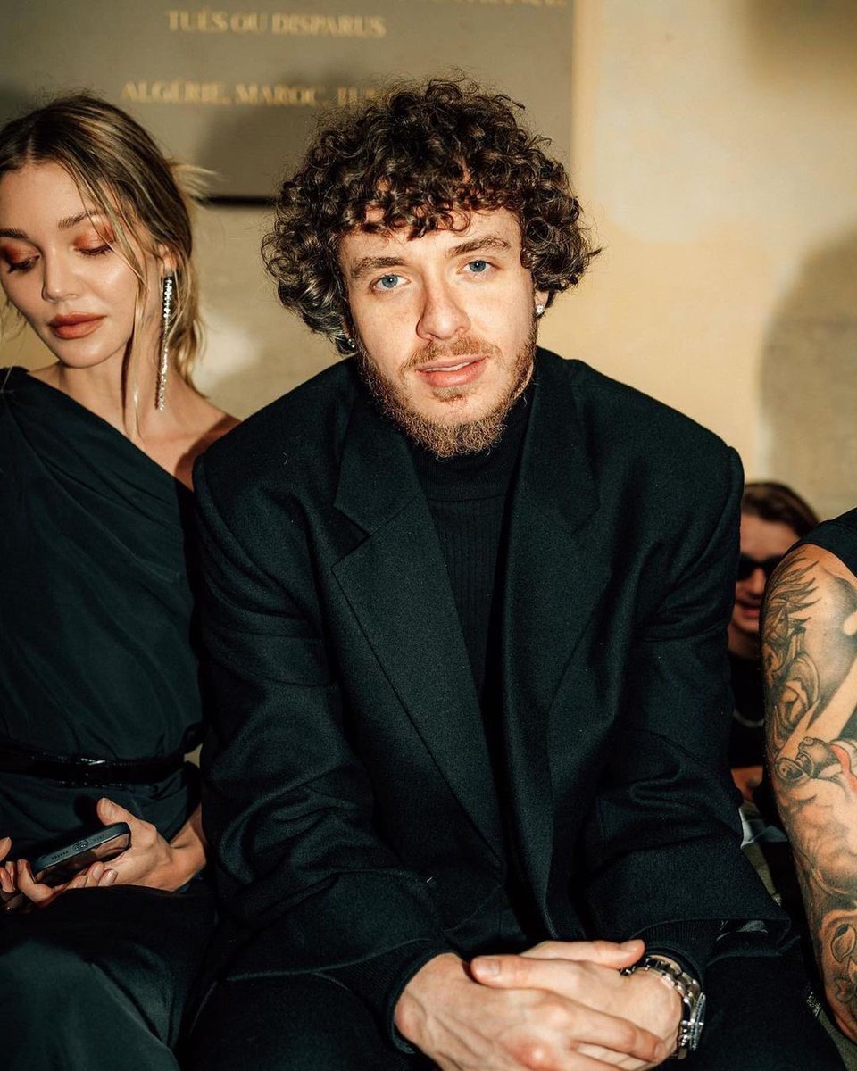 Info Jack Harlow on Twitter "📸 Mais imagens de Jack Harlow no desfile primaveraverão 2024 da