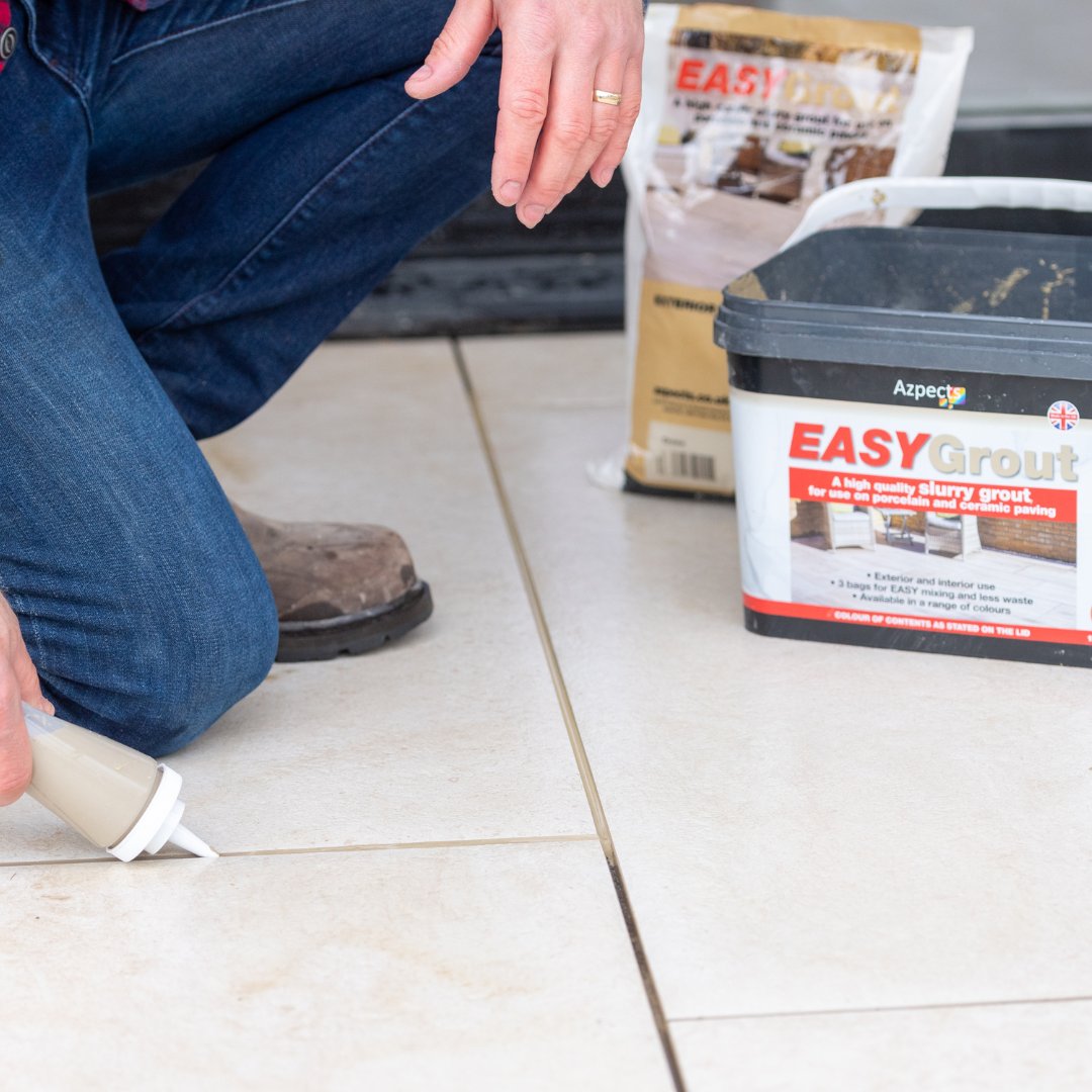 AzpectsLtd's tweet image. EASYGrout Top Tips! 🤗

Keep things clean, and use a salad dressing bottle to squeeze the EASYGrout into the joints! 

What a fantastic idea B Gardens Limited 😍

#EASYGrout #TopTip #JointingCompound