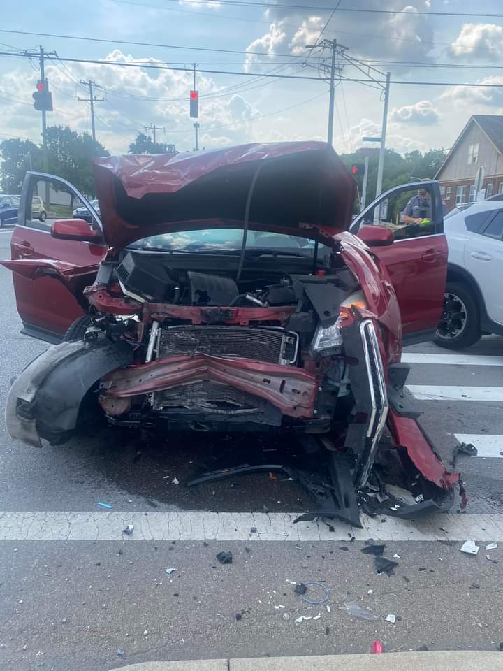 deshanta_lee's tweet photo. ALL PRAISES TO THE MIGHTY YAHWEH!! Yah protected my daughter's yesterday. One has bruises on her arm, the other one has a fractured hand. Glory be to Yah!!!! https://t.co/EzOZUVhKGN