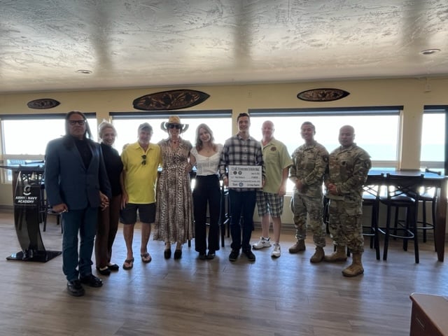 ArmyNavyAcademy's tweet image. It was an honor to host Mark Mesina Jr this week as he was awarded the USAR Minuteman scholarship for $148k by Jim Bernet, USAR CA Ambassador. There were tears of joy and excitement for Mesina’s next big steps.
#USAR #Reachforthestars #cadetcommand