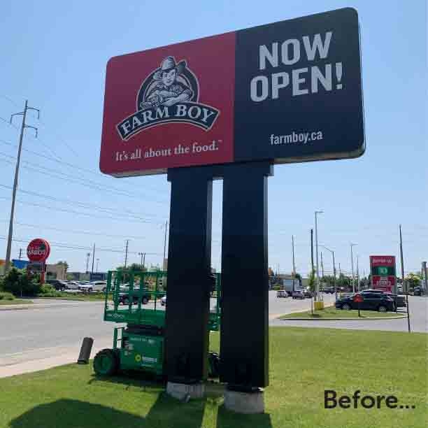 SpeedproBarrie's tweet image. It was our pleasure to help our local Farm Boy grocery store to update their large pylon sign!  Here is a few pics – before during and after.  Do you have a storefront sign that needs updating?   Reach out to us today for a free quote!
#StorefrontSigns #ExteriorSigns